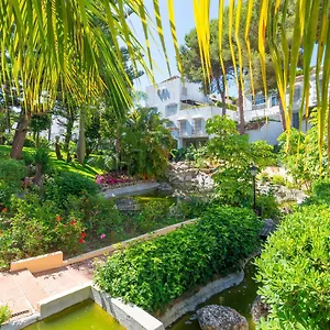 https://elviria-apartment-white-pearl-beach.1costadelsol.com