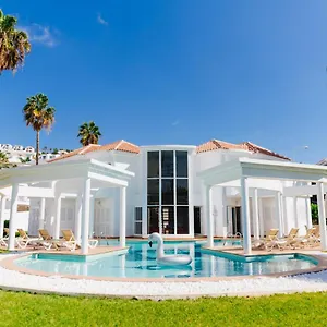 https://casa-palmeras.adeje-hotels.com